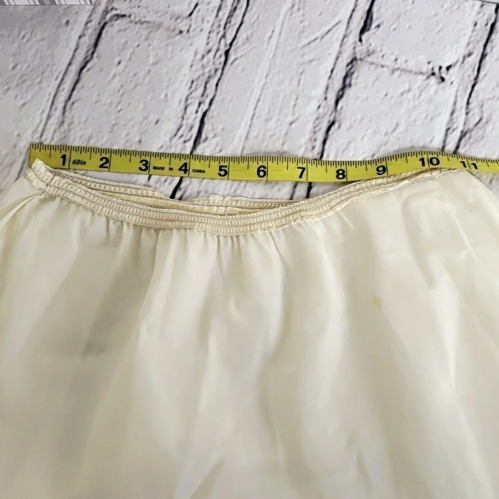 Vintage 50s Half Slip Embroiidered Flowers. Acetate GUC See Pics - Picture 4 of 15